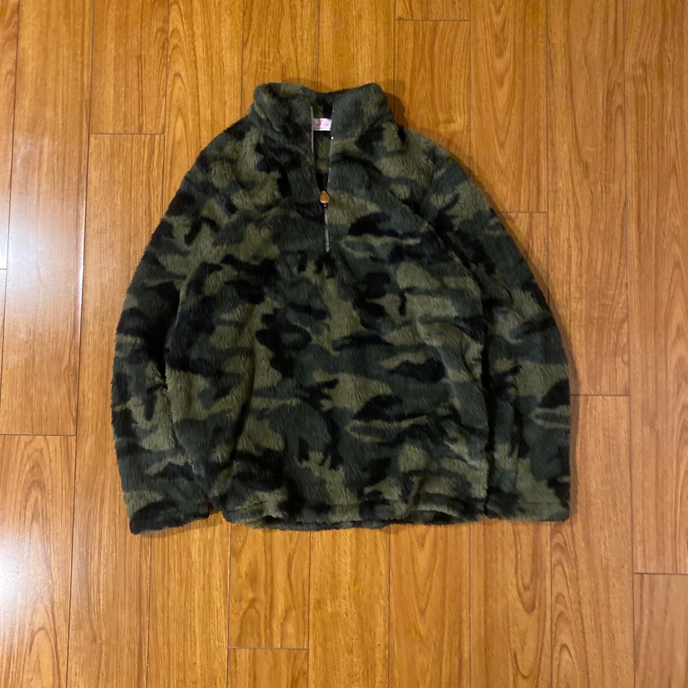 Women’s Pink Lily Camo Sweater Small